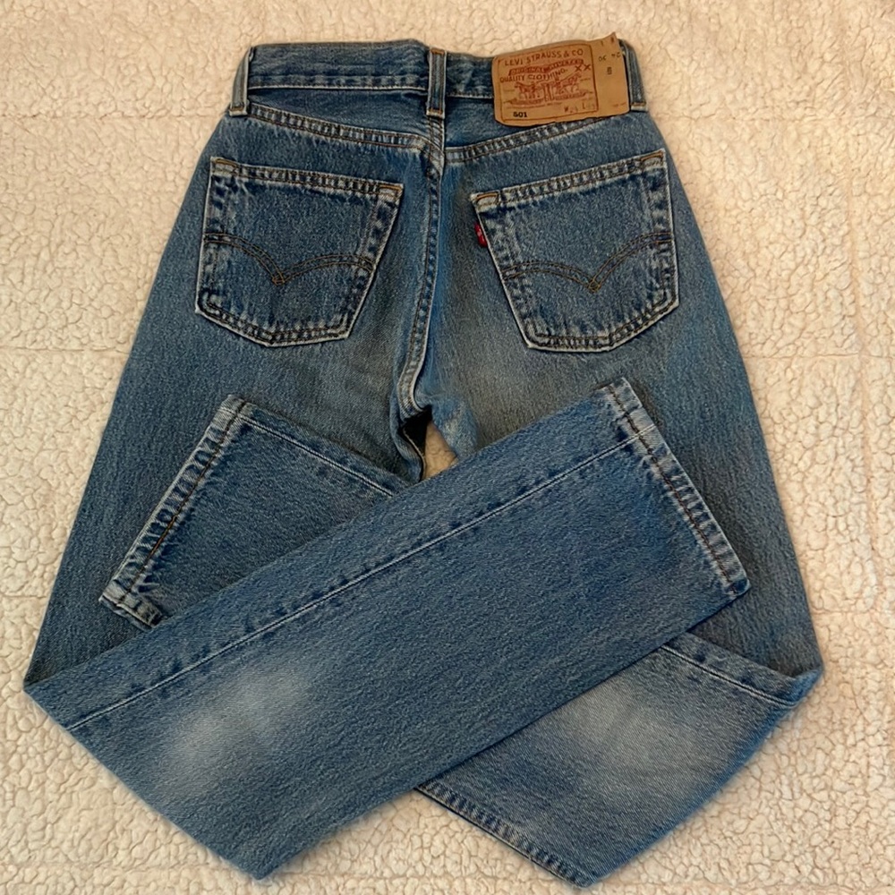 Rare Tiny Size Vintage Levi’s Levis 501 Jeans Medium Blue Size 22 23